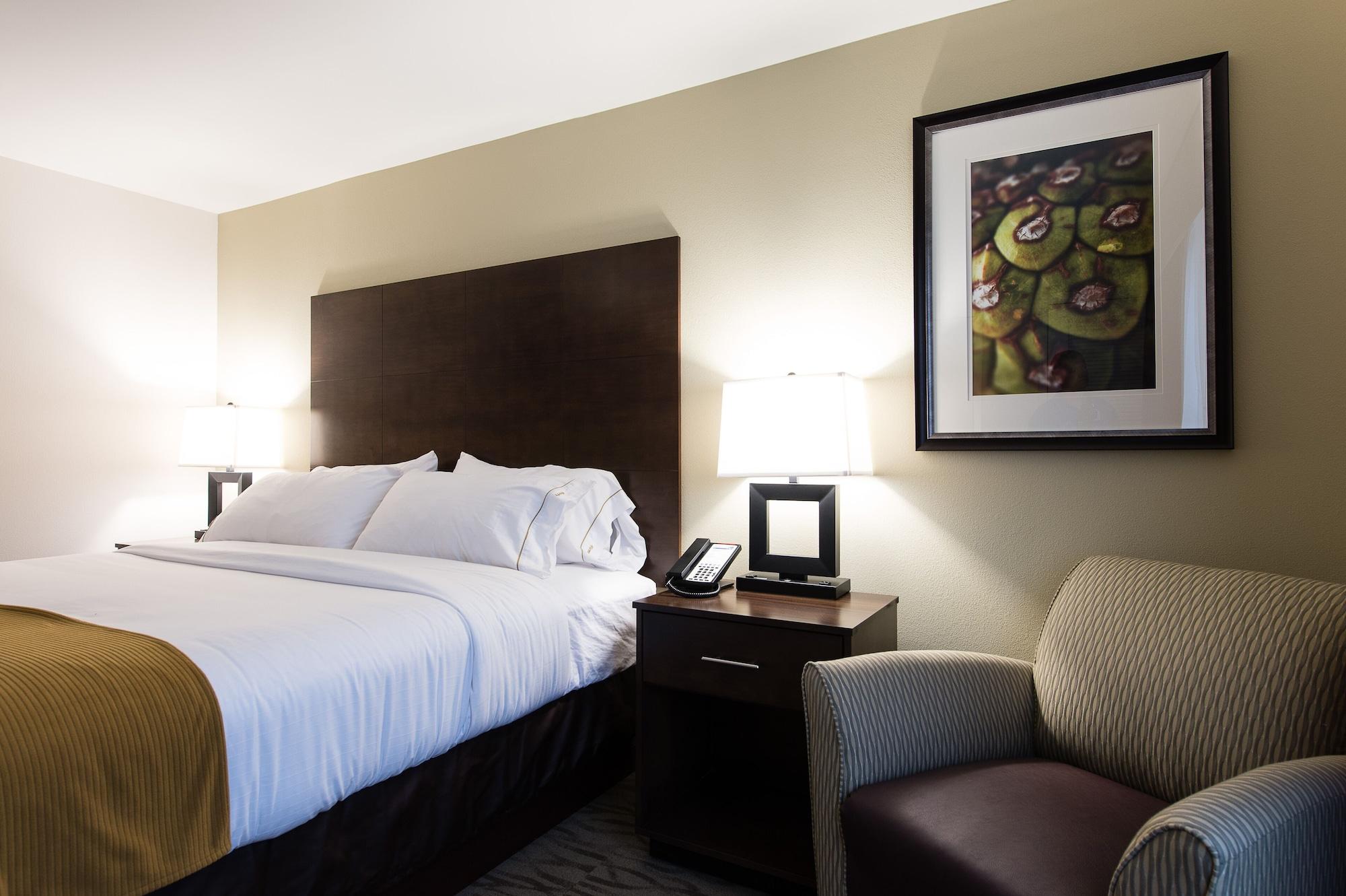 Holiday Inn Express & Suites Aiken By Ihg Exterior photo