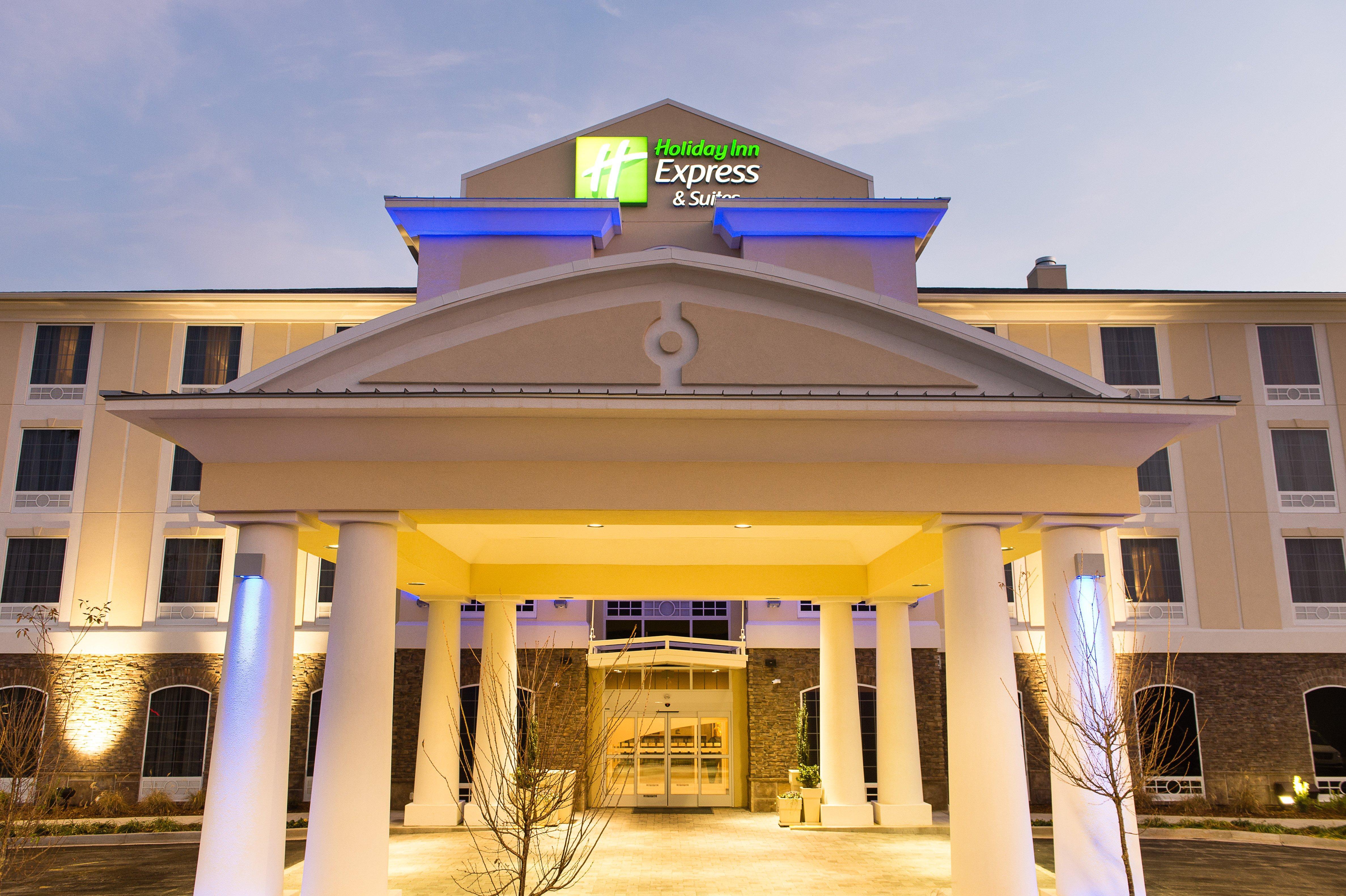 Holiday Inn Express & Suites Aiken By Ihg Exterior photo