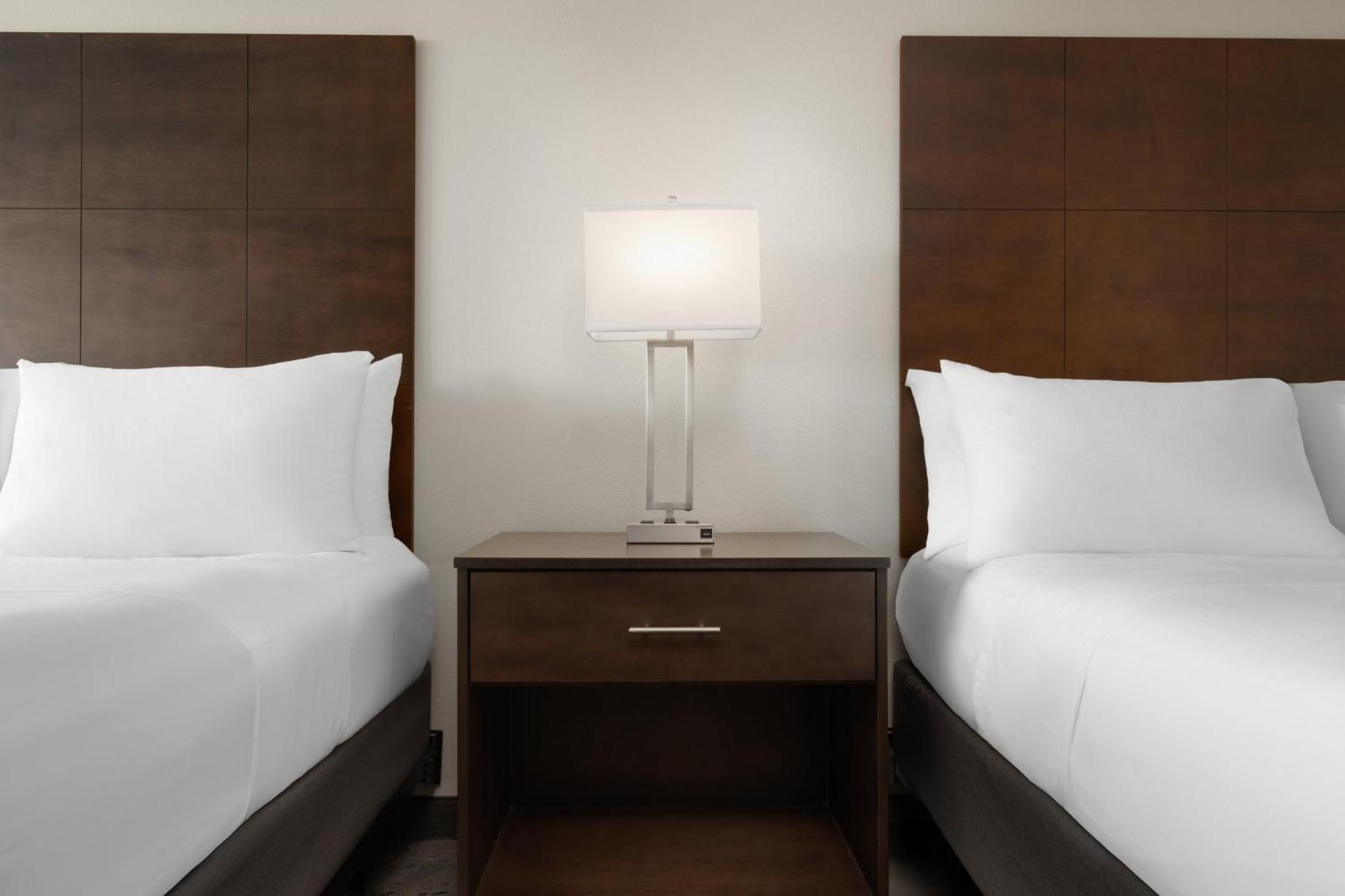 Holiday Inn Express & Suites Aiken By Ihg Exterior photo