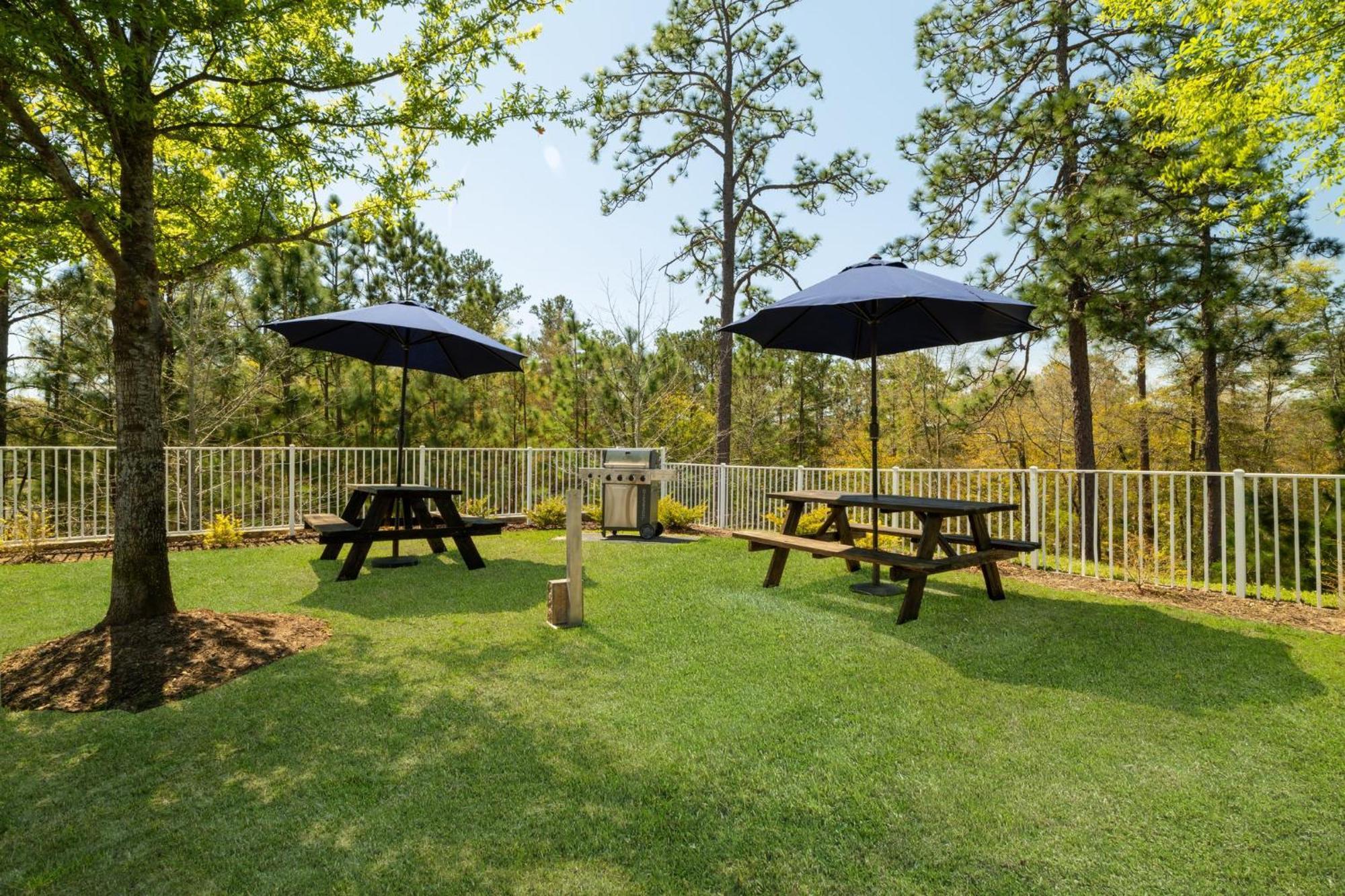 Holiday Inn Express & Suites Aiken By Ihg Exterior photo