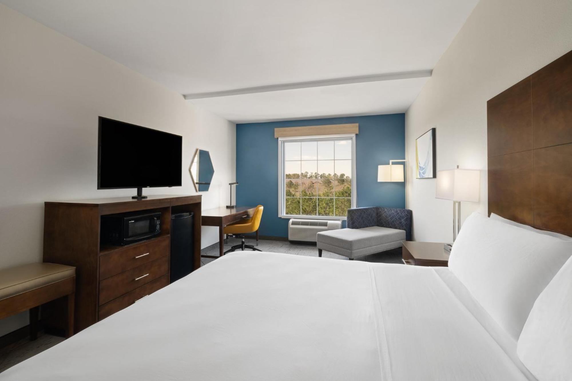 Holiday Inn Express & Suites Aiken By Ihg Exterior photo
