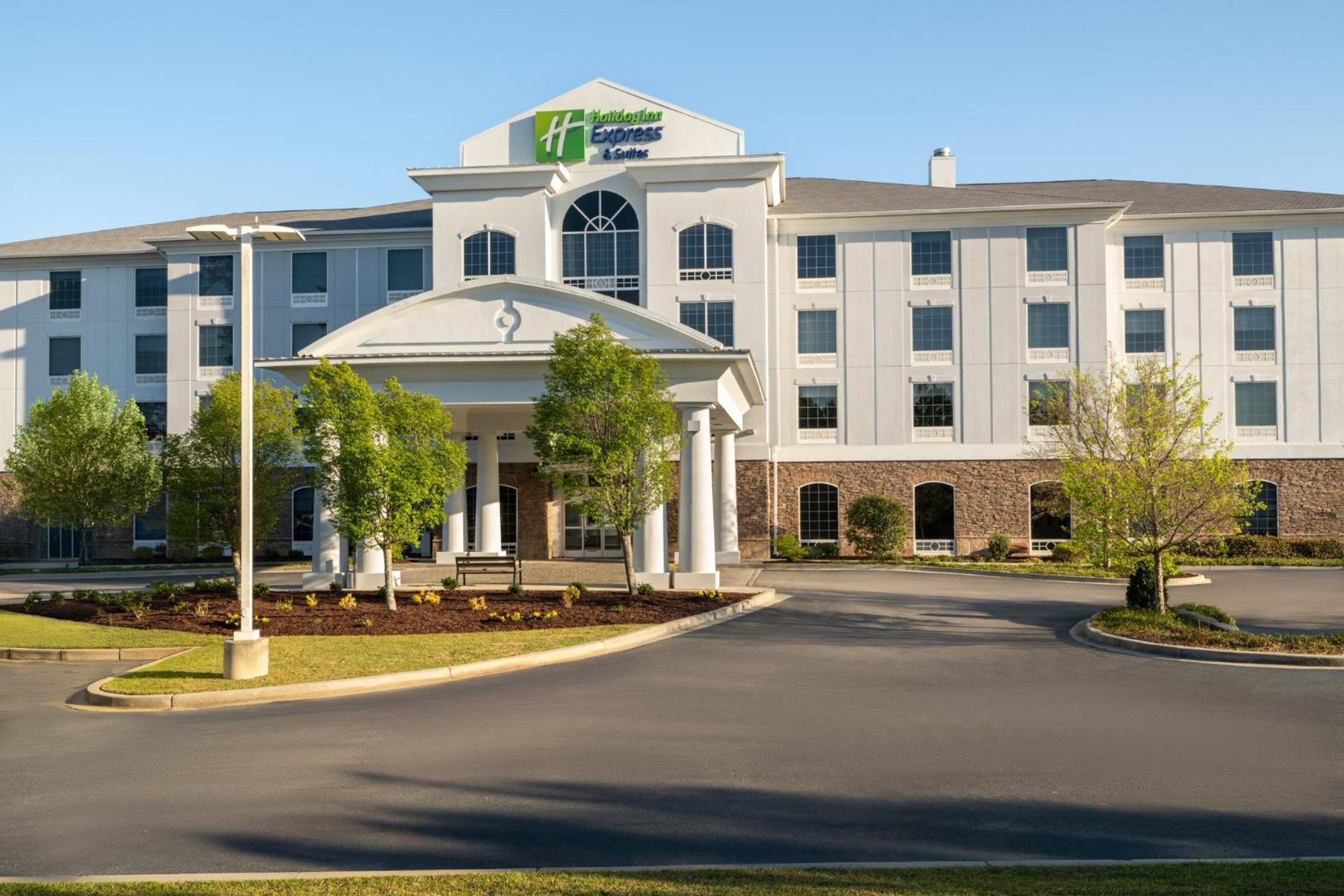 Holiday Inn Express & Suites Aiken By Ihg Exterior photo